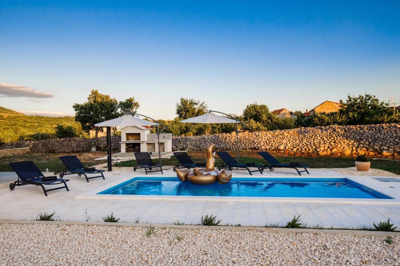 Family Dream House Villa Ruzic ภายนอก รูปภาพ